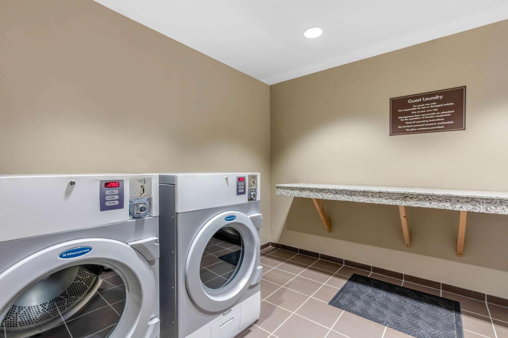 Mainstay Suites St Louis Airport Bridgeton Eksteriør bilde