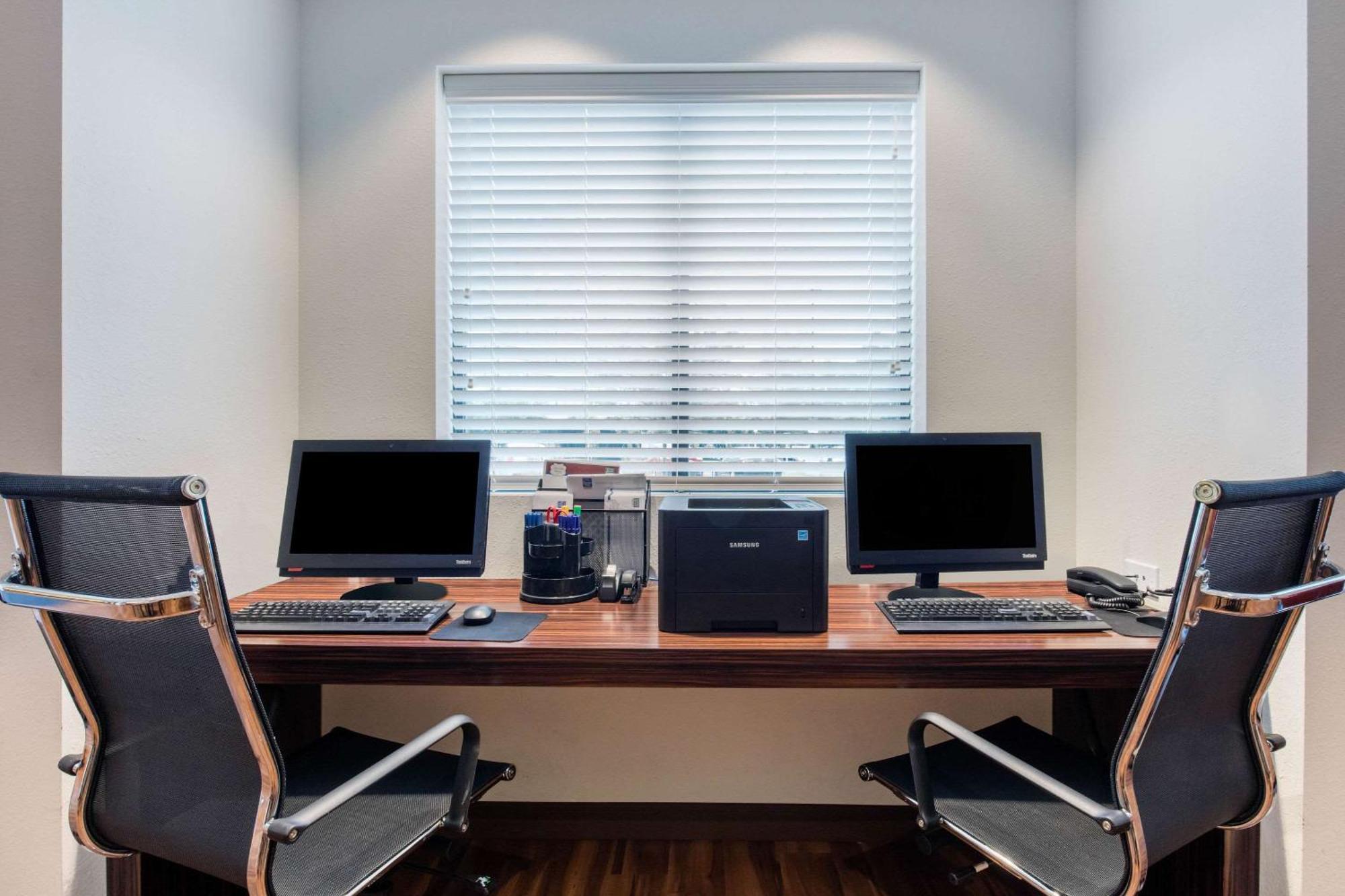 Mainstay Suites St Louis Airport Bridgeton Eksteriør bilde