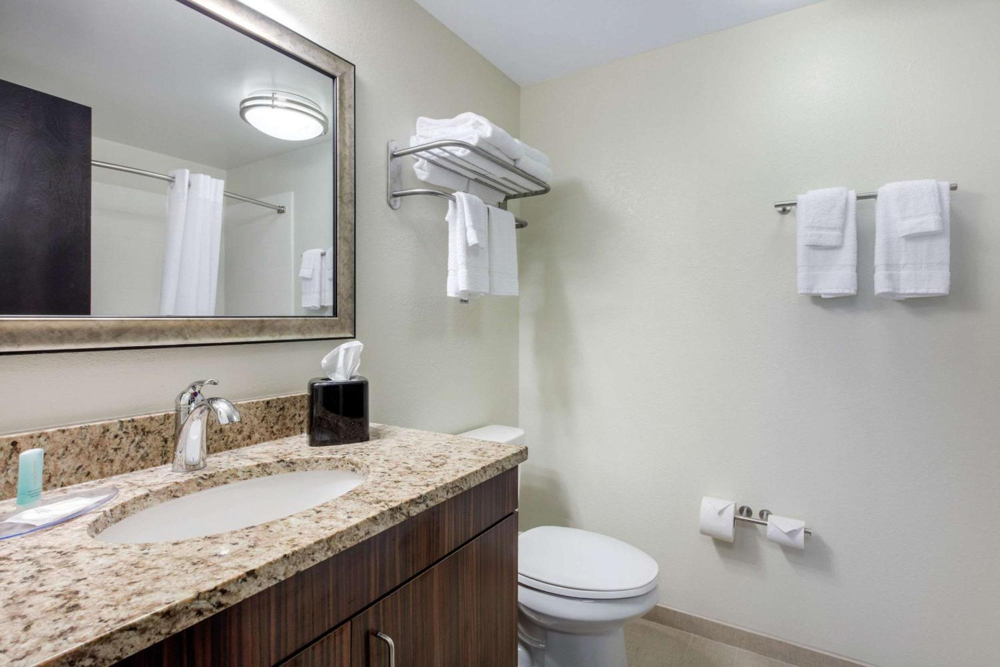 Mainstay Suites St Louis Airport Bridgeton Eksteriør bilde